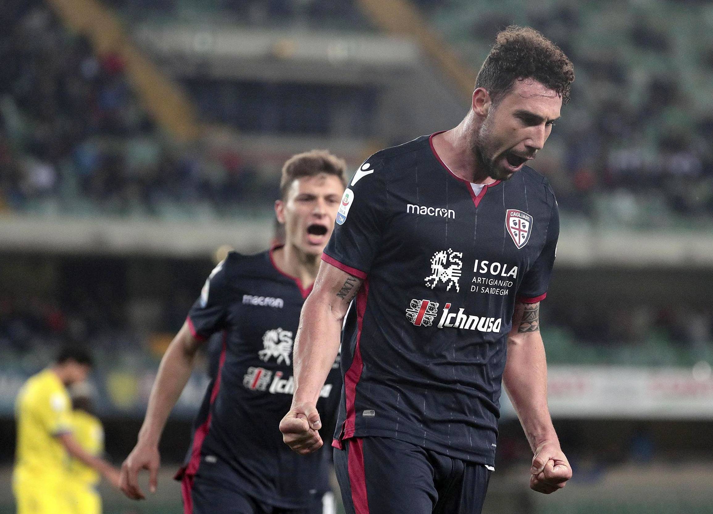 包含意甲新年之际：卡利亚里力争胜利的词条