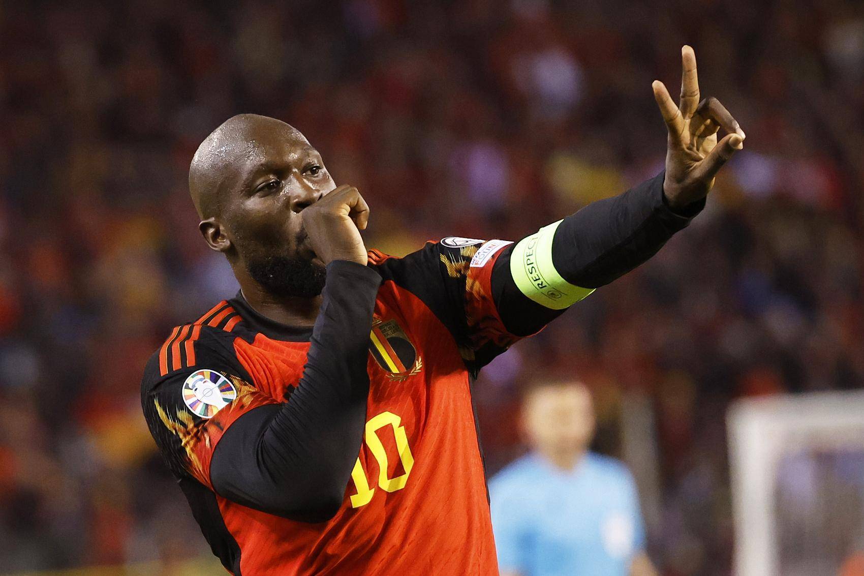 欧预赛比赛进入白热化阶段,球员拼尽全力的简单介绍 欧预赛比赛进入白热化阶段,球员拼尽全力的简单介绍