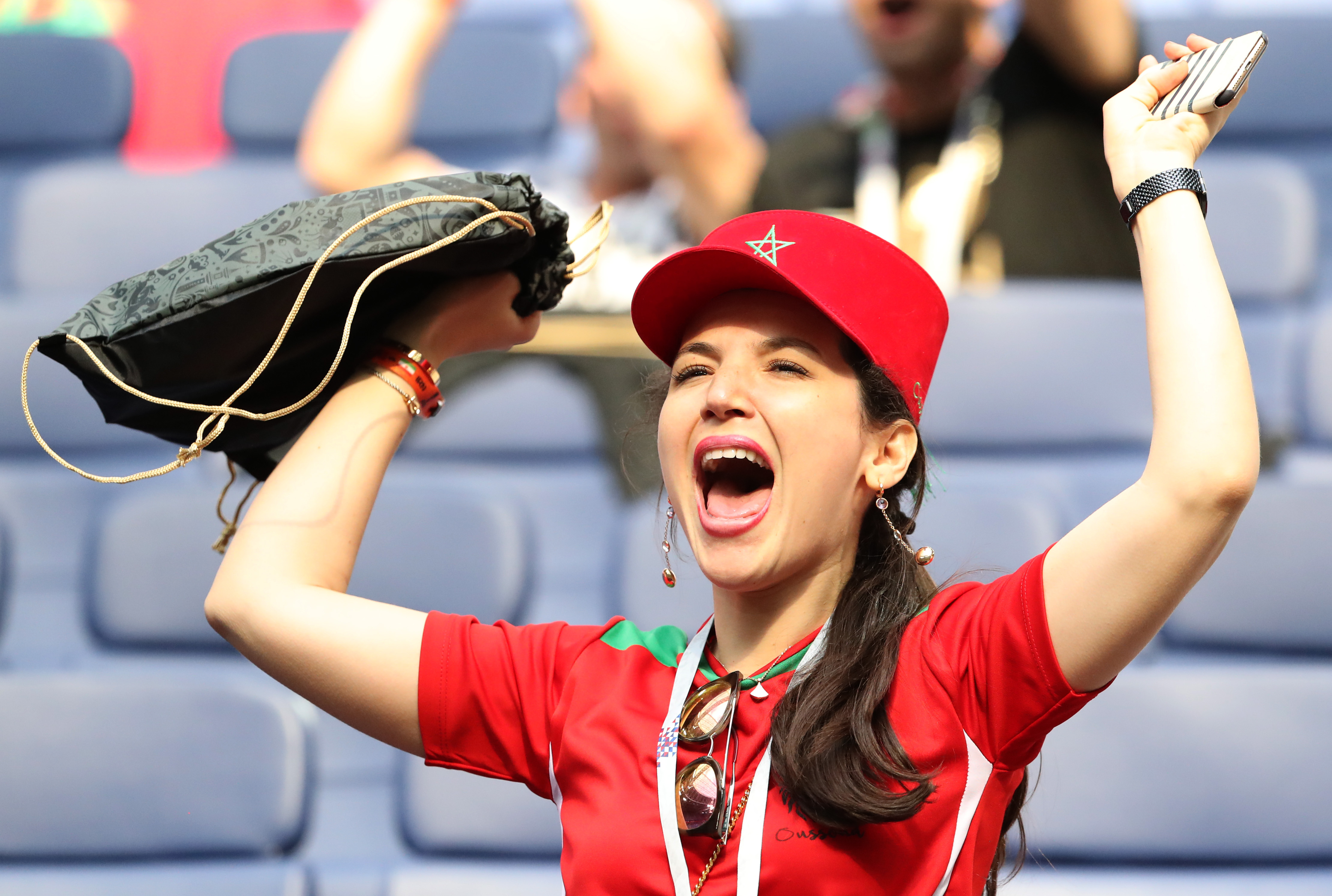 半岛体育网页版登录入口-精彩比赛瞬间被球迷拍摄成视频,广泛传播