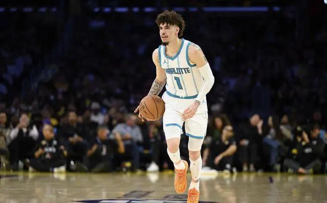 半岛体育教练-黄蜂队小将迎来复出,表现出色引发球迷狂热