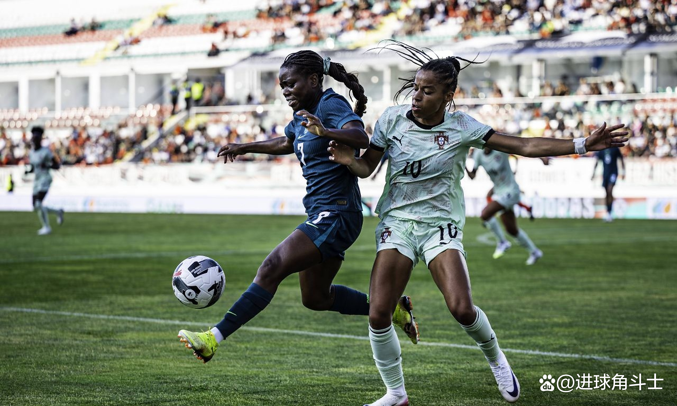 半岛体育平台-加拿大女足队蓄势待发,备战北美锦标赛