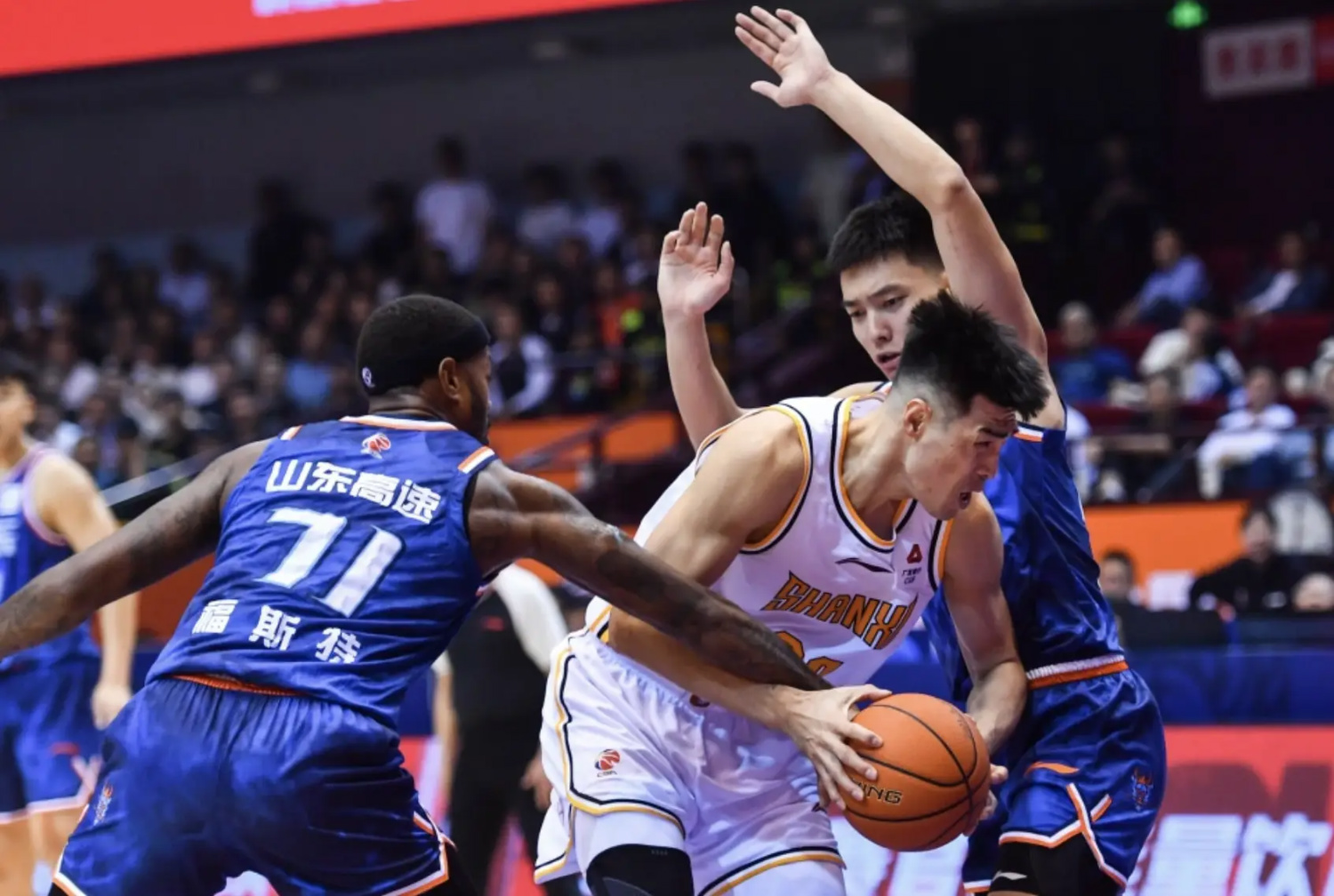山东鲁能力压对手，晋级四强