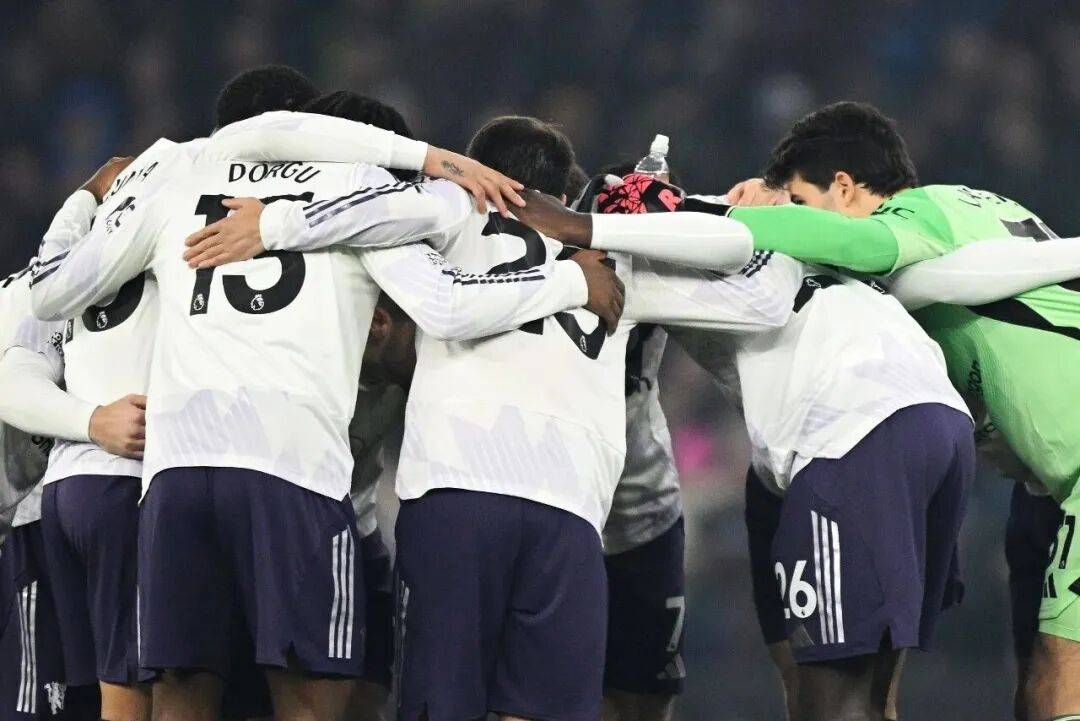 半岛体育官方入口-包含曼联客场击败对手，稳固前四位置的词条